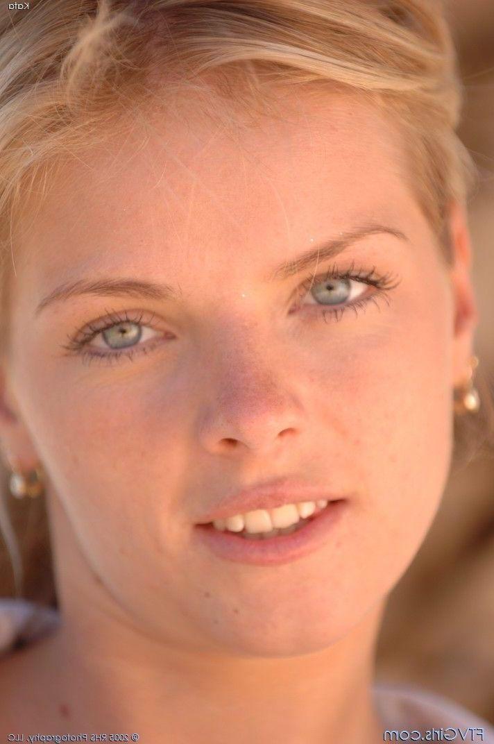 20P Pictures of teen girl Kata getting kinky with Alison Angel