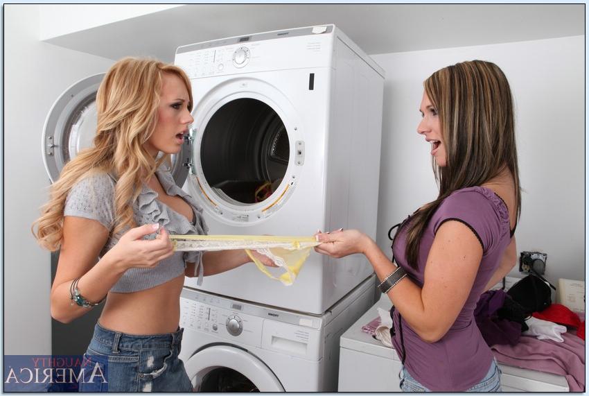 16P Horny babe Brett Rossi likes to have some lesbian fun in the laundry