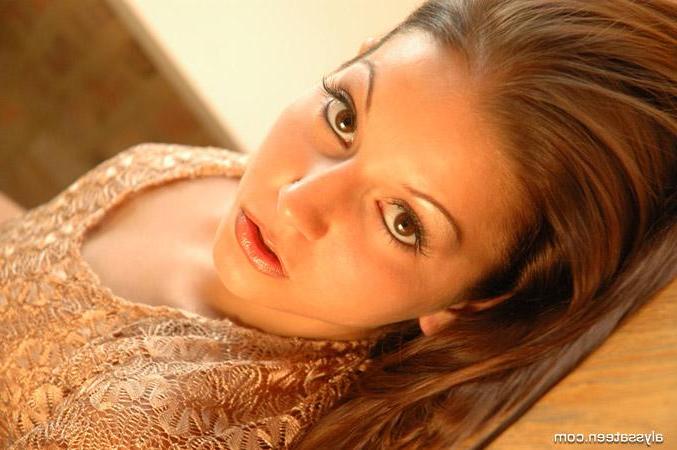 15P Pictures of teen girl Alyssa Teen waiting for you to fuck her face