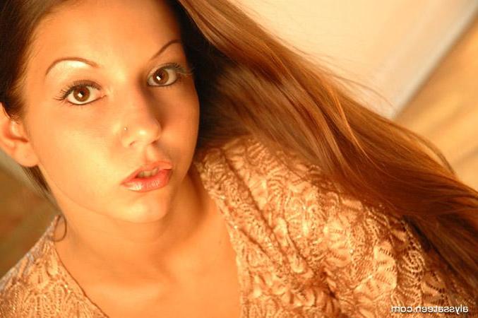 15P Pictures of teen girl Alyssa Teen waiting for you to fuck her face