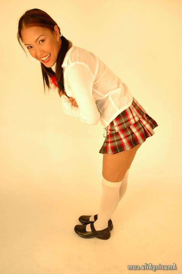 15P Pictures of teen girl Amazing Aila hitting the books hard