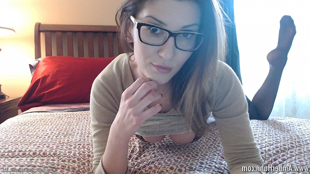 15P Amber Hahn welcomes you to her room to where she shows you how she likes to get off