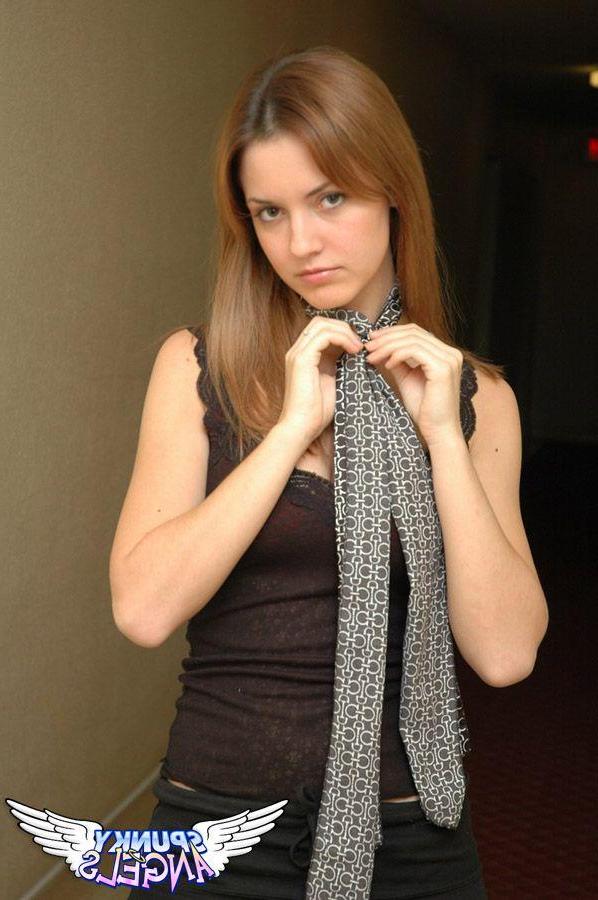 20P Pictures of hot teen girl Amy giving you a tease