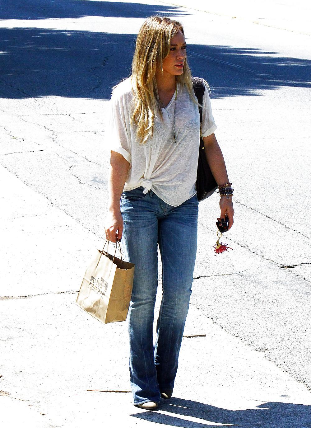 22P Hilary Duff see thru to bra out & about with Haylie in LA