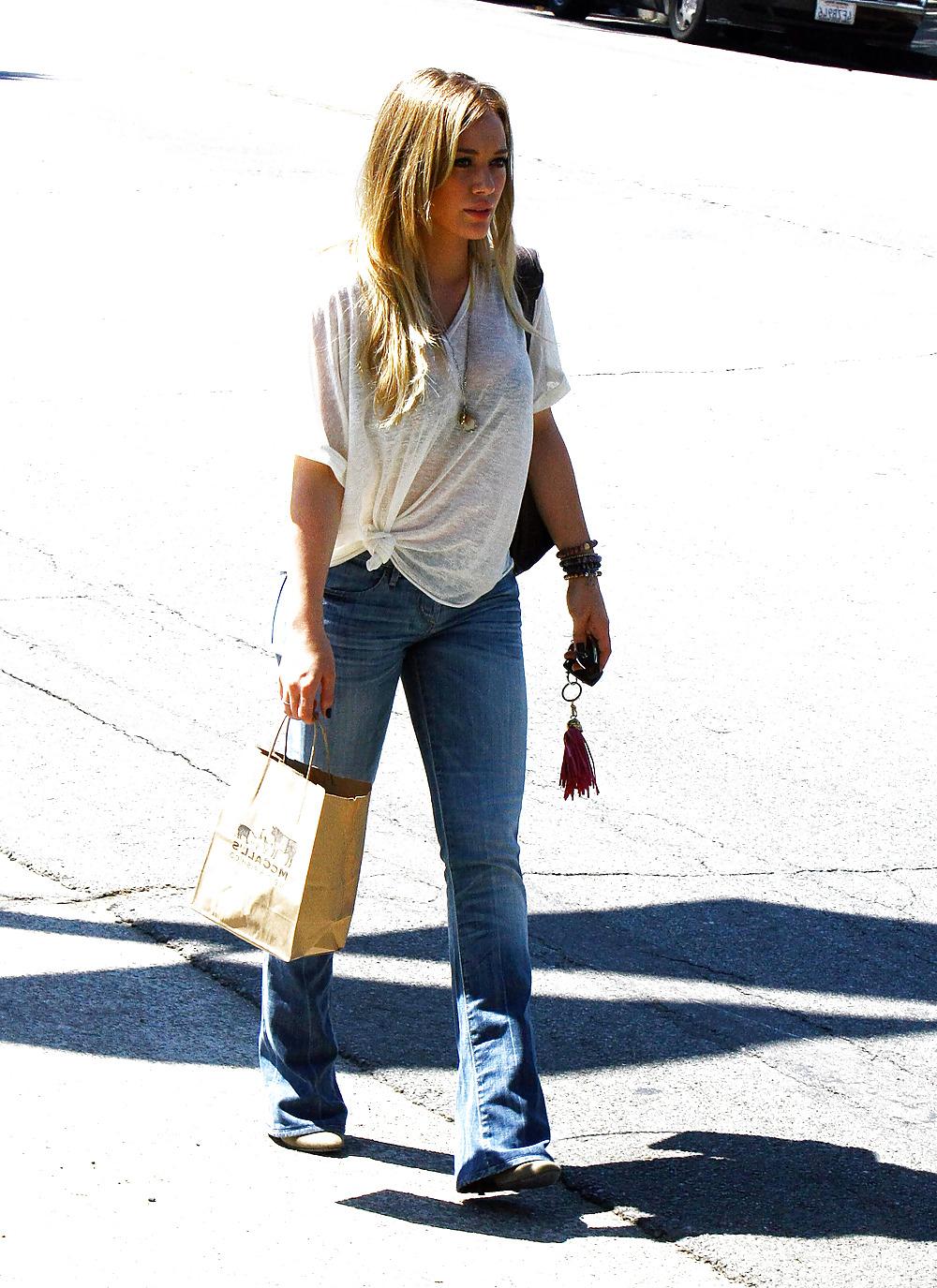 22P Hilary Duff see thru to bra out & about with Haylie in LA