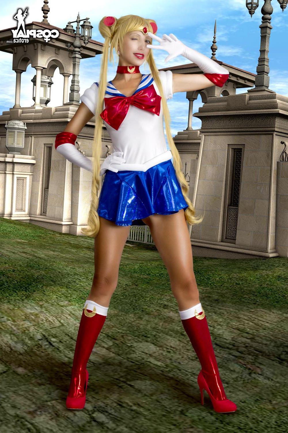 12P Blonde cosplay model Angela dresses up as Sailor Moon