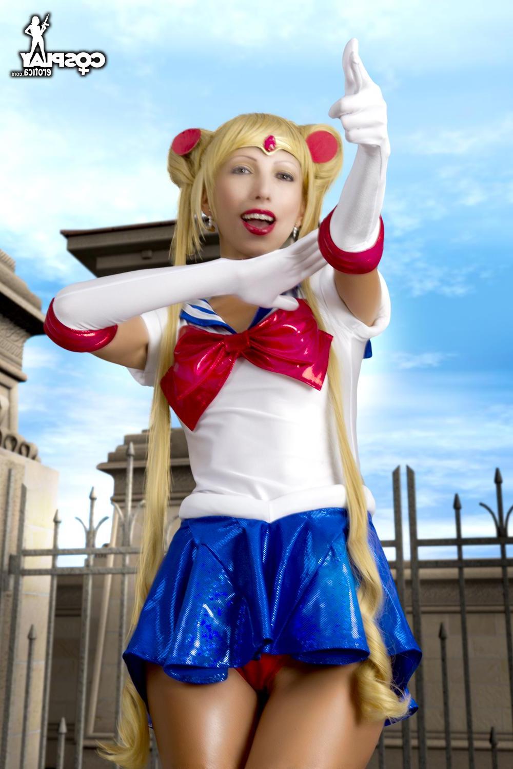 12P Blonde cosplay model Angela dresses up as Sailor Moon