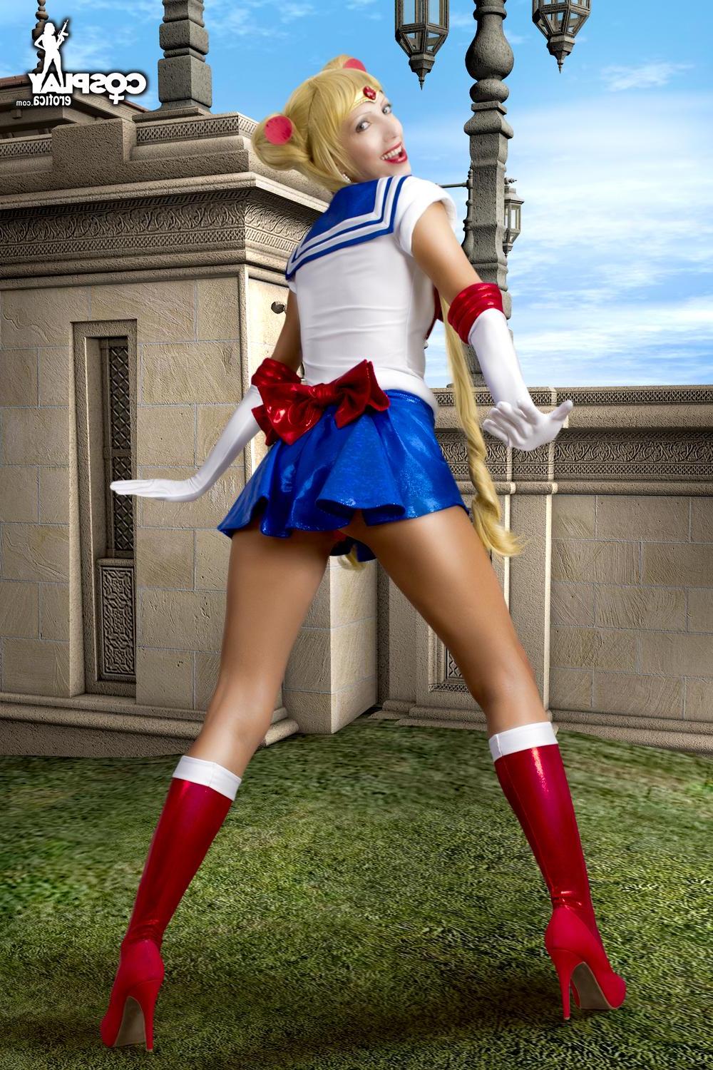 12P Blonde cosplay model Angela dresses up as Sailor Moon