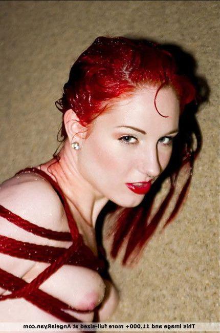 12P Pictures of teen girl Angela Ryan getting kinky on a beach
