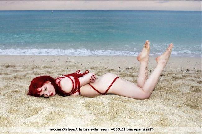 12P Pictures of teen girl Angela Ryan getting kinky on a beach