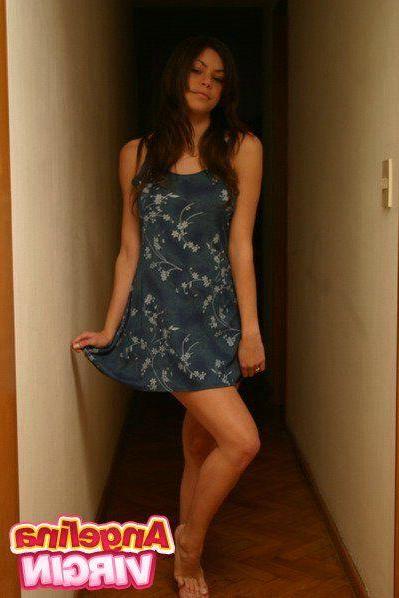 16P Pictures of teen girl Angelina Virgin teasing in her panties