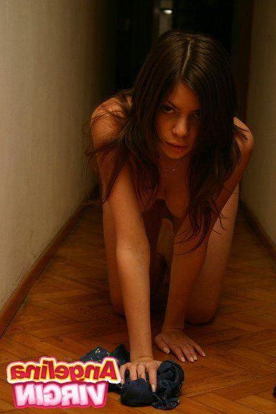 16P Pictures of teen girl Angelina Virgin teasing in her panties