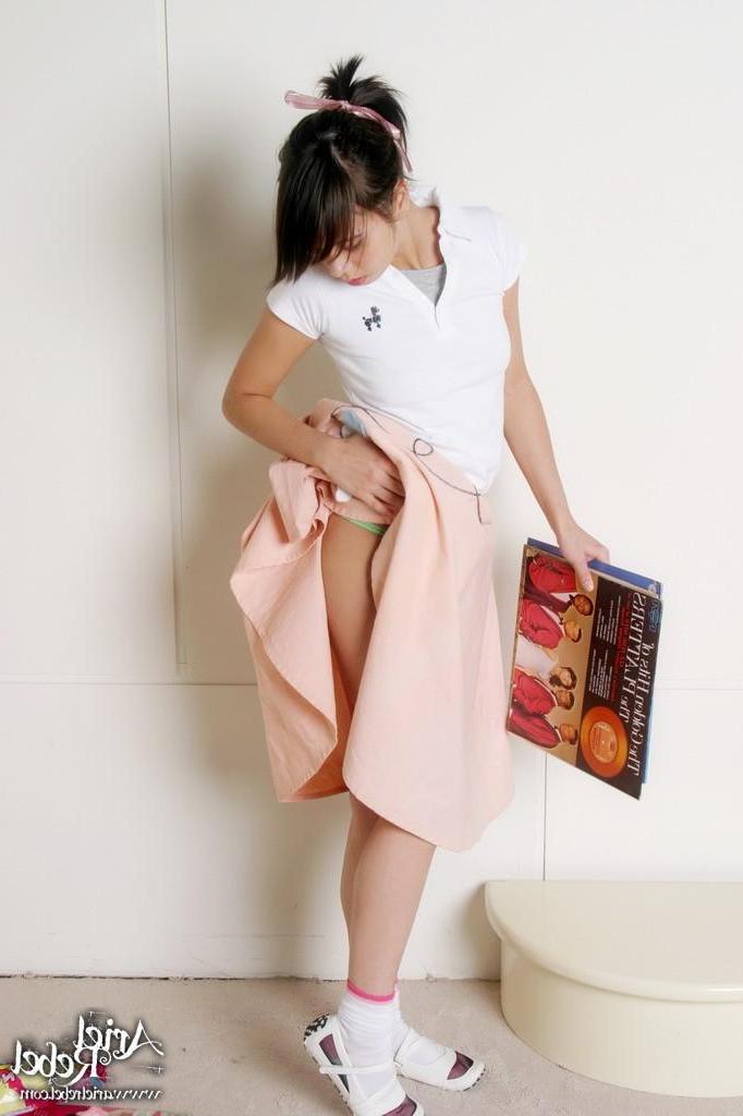 14P Pics of teen girl Ariel Rebel showing her hot nakedness