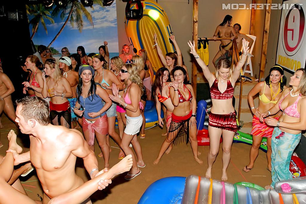 16P Lecherous ladies in bikinis have some groupsex fun at the wild party