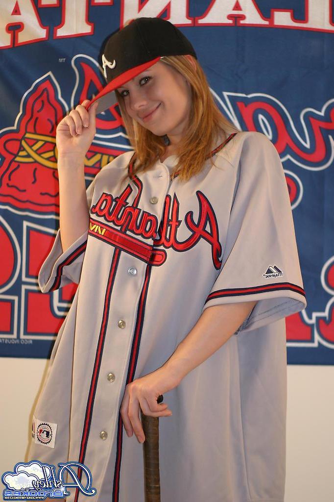20P Pictures of Ashley Brookes saluting her favourite team