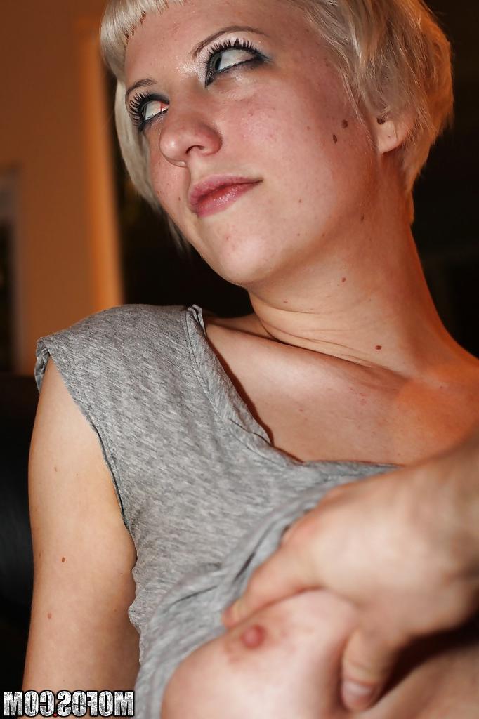 16P Short-haired blonde Cherry Torn revealing her big tits and shaved slit