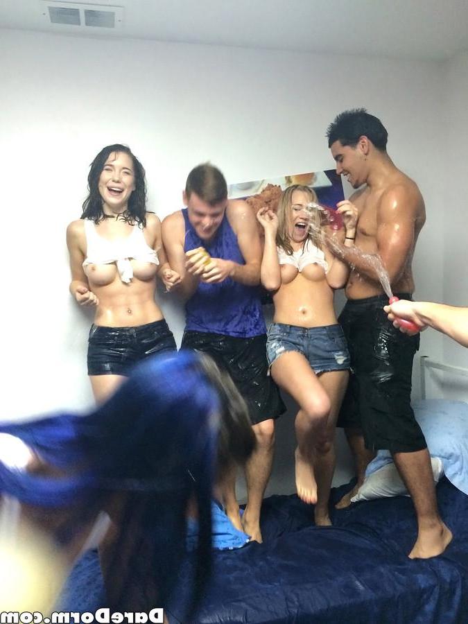12P Bailey Brooke and her college friends have a hot sex party in the dorm room
