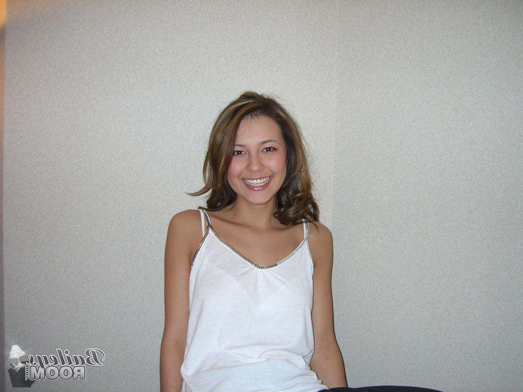 15P Pictures of Bailey's Room exposing her beautiful breasts