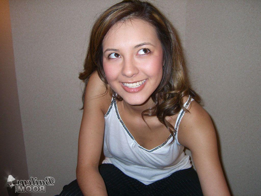 15P Pictures of Bailey's Room exposing her beautiful breasts