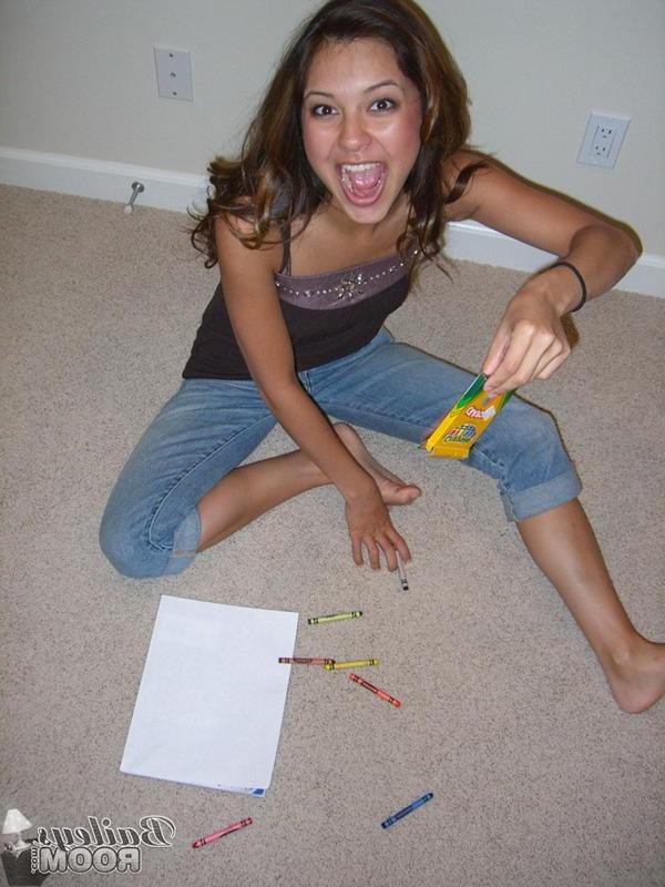 15P Pictures of teen Bailey's Room having some fun at home