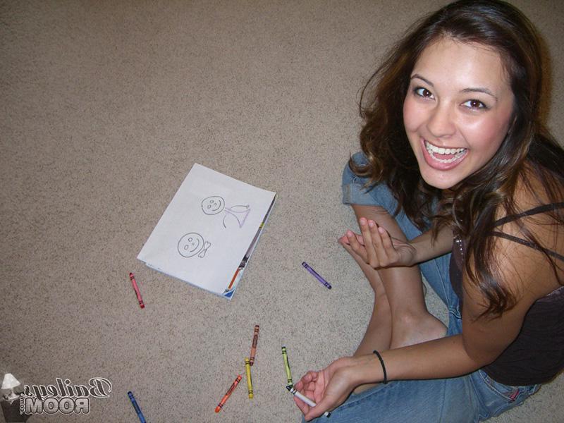 15P Pictures of teen Bailey's Room having some fun at home
