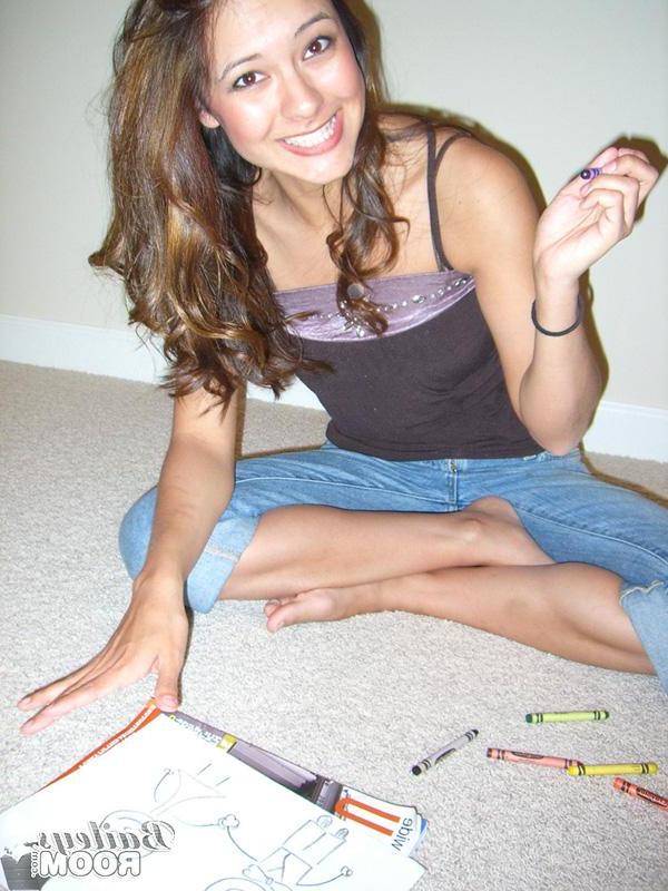 15P Pictures of teen Bailey's Room having some fun at home