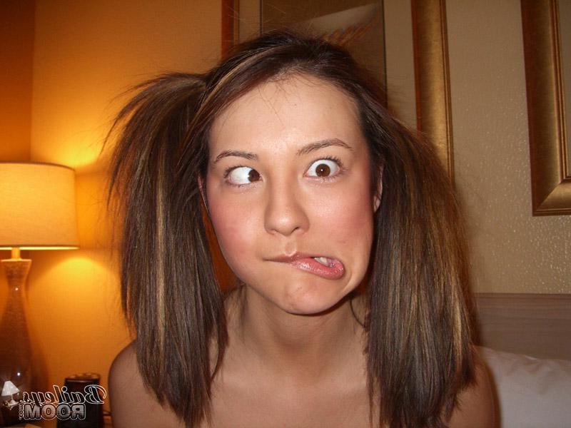 16P Pictures of Bailey having some fun in bed