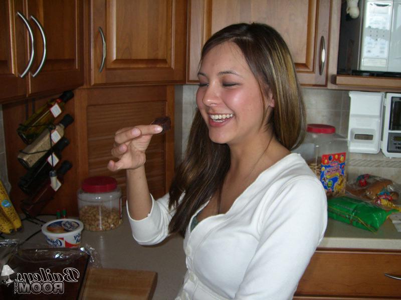 16P Pictures of Bailey messing around in her panties