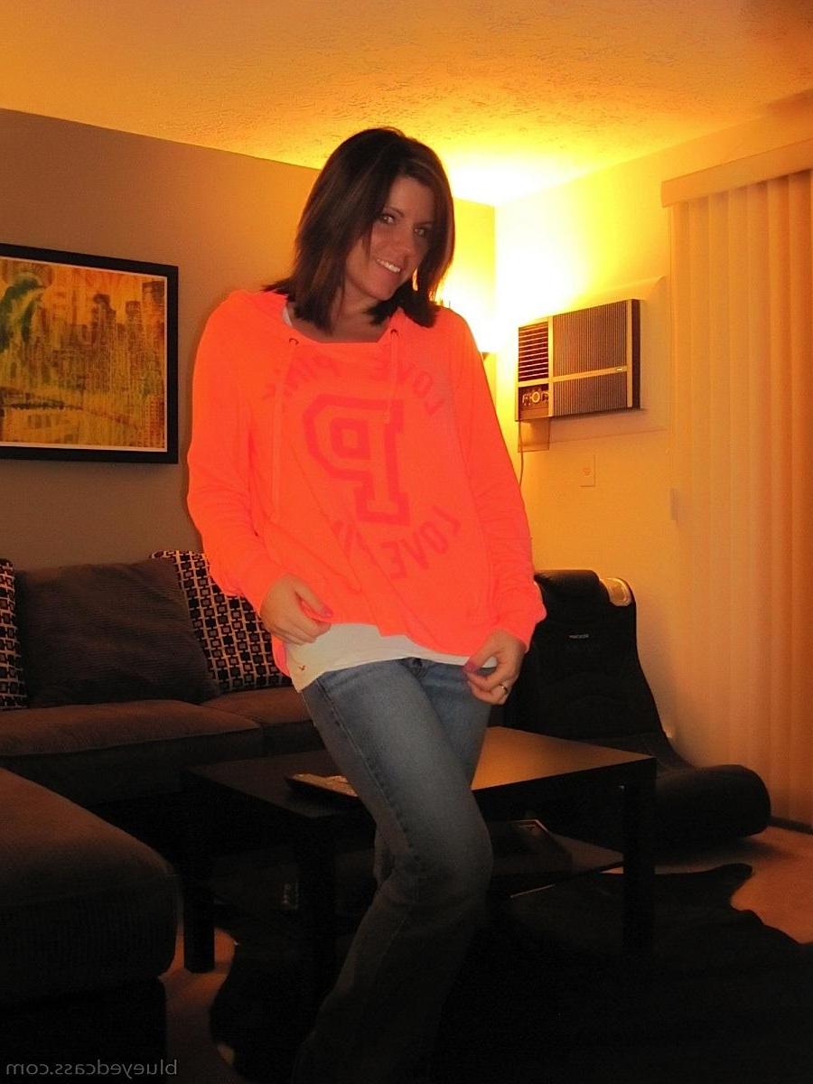 15P Pictures of Blueyed Cass stripping for you in the living room