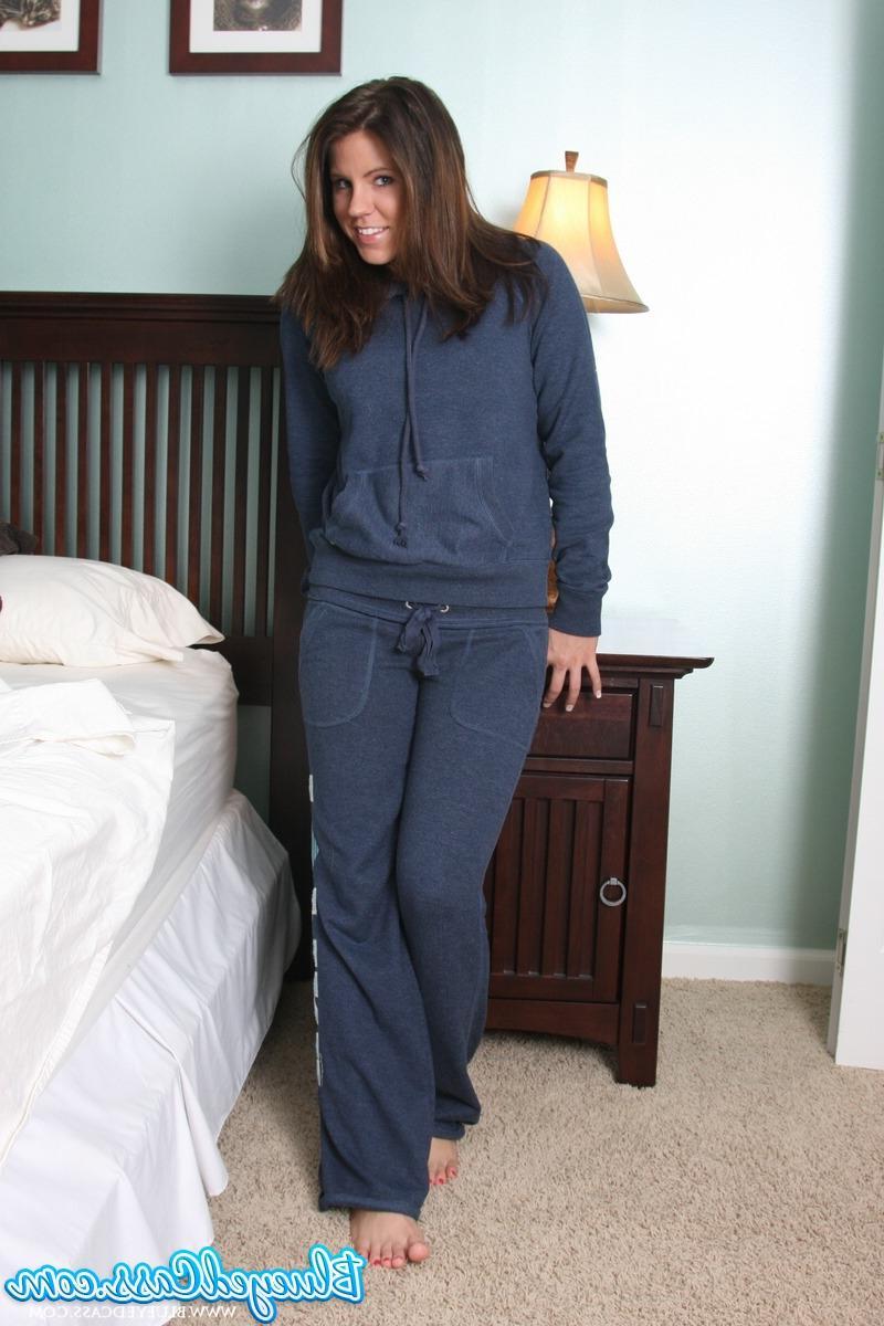 12P Pictures of teen Blueyed Cass ready waiting and willing in bed