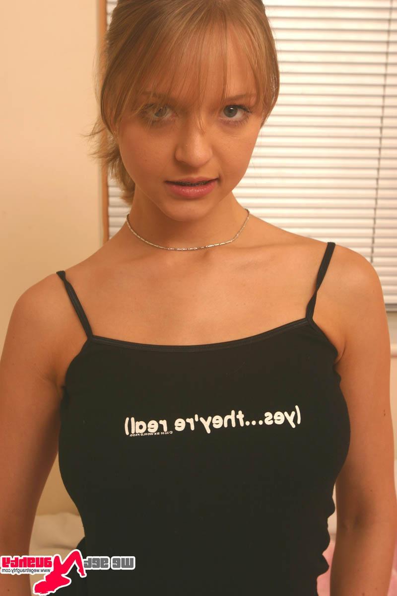 15P Pictures of Britney Braces fingering her pussy