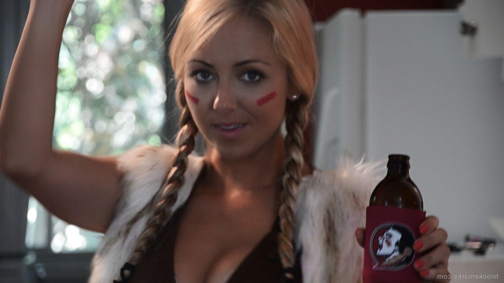 16P Brooke Marks shows how to make FSU fans angry