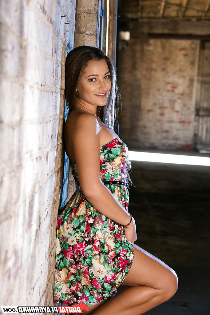 16P Sweet girlfriend material Dani Daniels flashing phat ass underneath dress