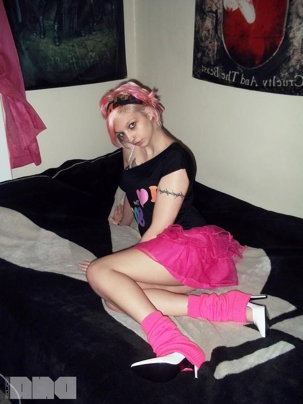 15P Alt girl Candy Ann strips for you in her pink skirt