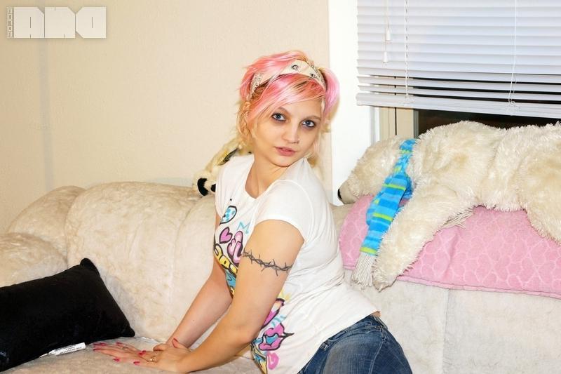 15P Hot alt girl Candy Ann strips out of her jeans for you