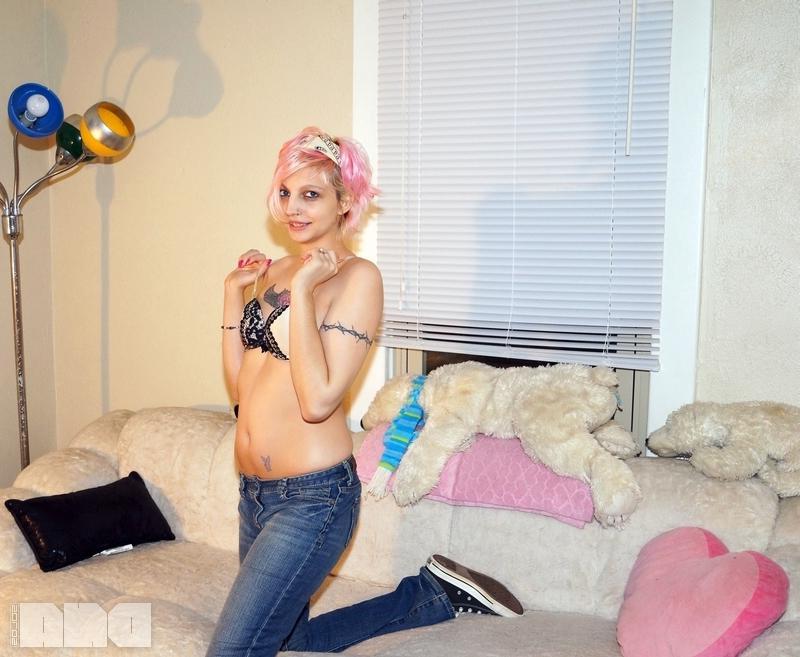 15P Hot alt girl Candy Ann strips out of her jeans for you