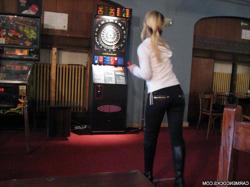 15P Pictures of teen hottie Carmen Cocks pleasuring herself with a vibrator