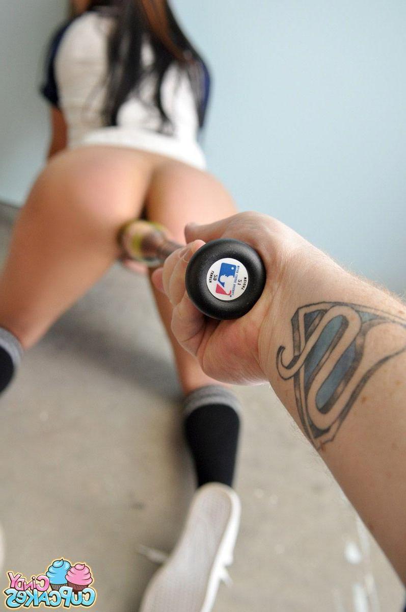20P Pictures of teen girl Cindy Cupcakes stepping up to the bat