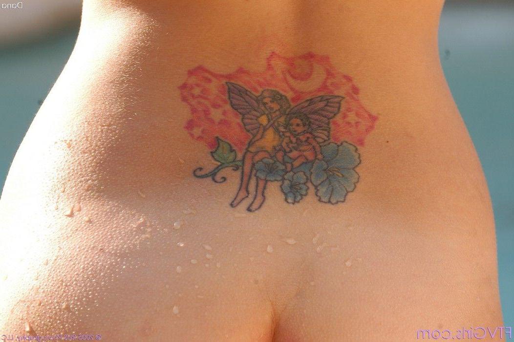 20P Pictures of teen amateur Dana getting her pussy all wet
