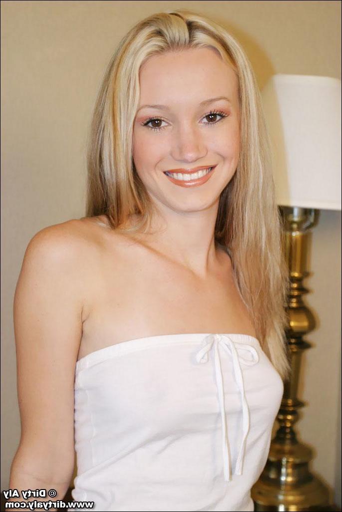 20P Dirty Aly gets naked in her living room