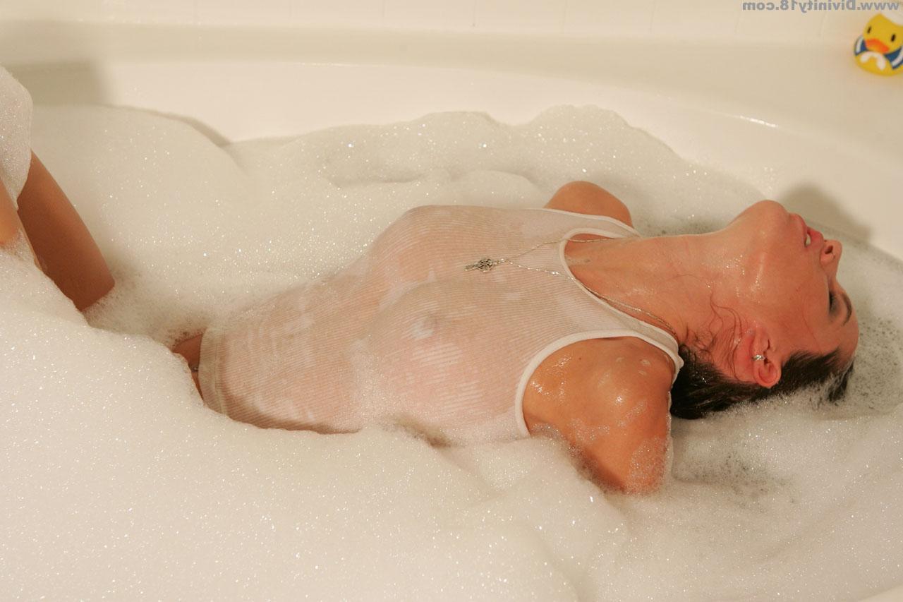 15P Jayden taking a steamy hot bath