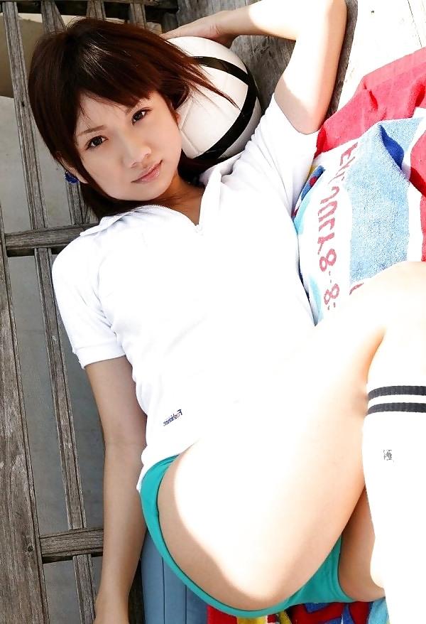 24P Japanese schoolgirls