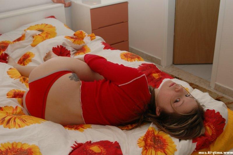 15P Pictures of teen girl emily 18 teasing in her red panties