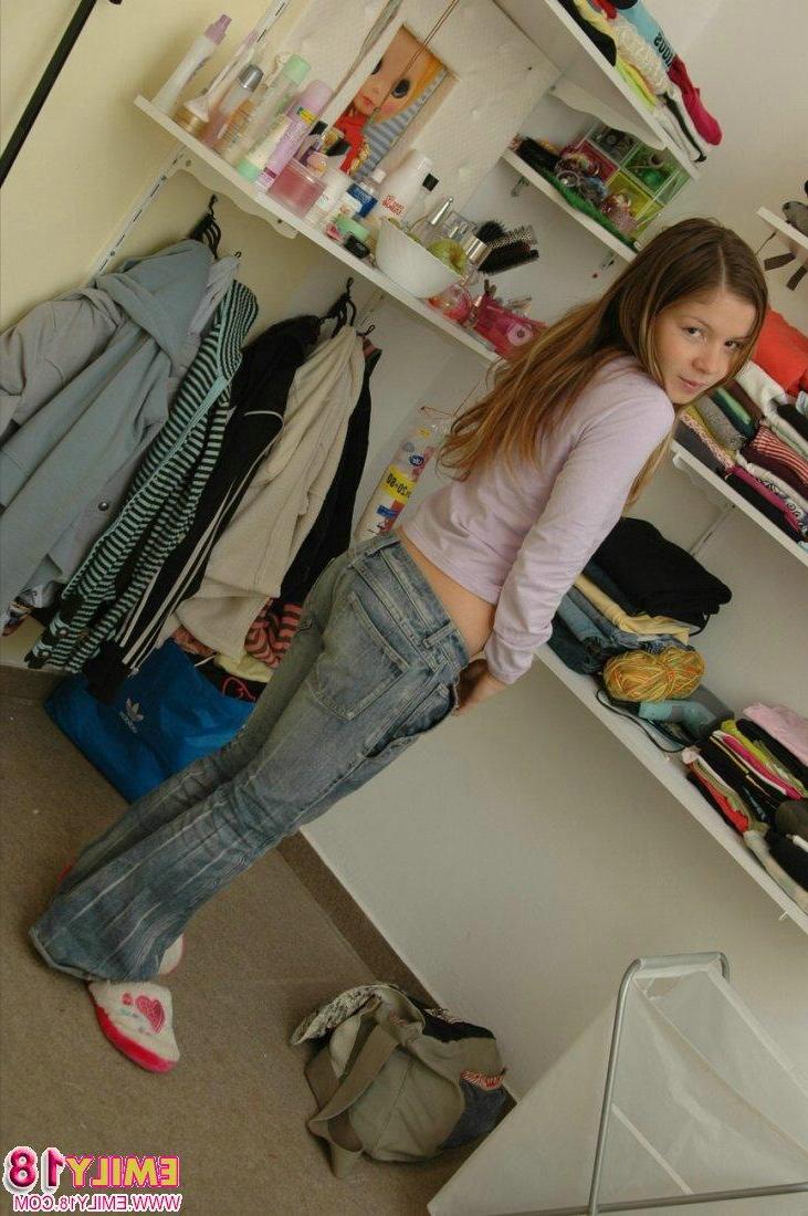 15P Teen girl Emily 18 changes her clothes and lets you watch