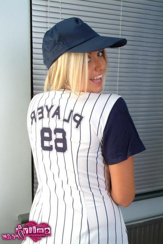 16P Pictures of Emily's Dream having fun after baseball practice