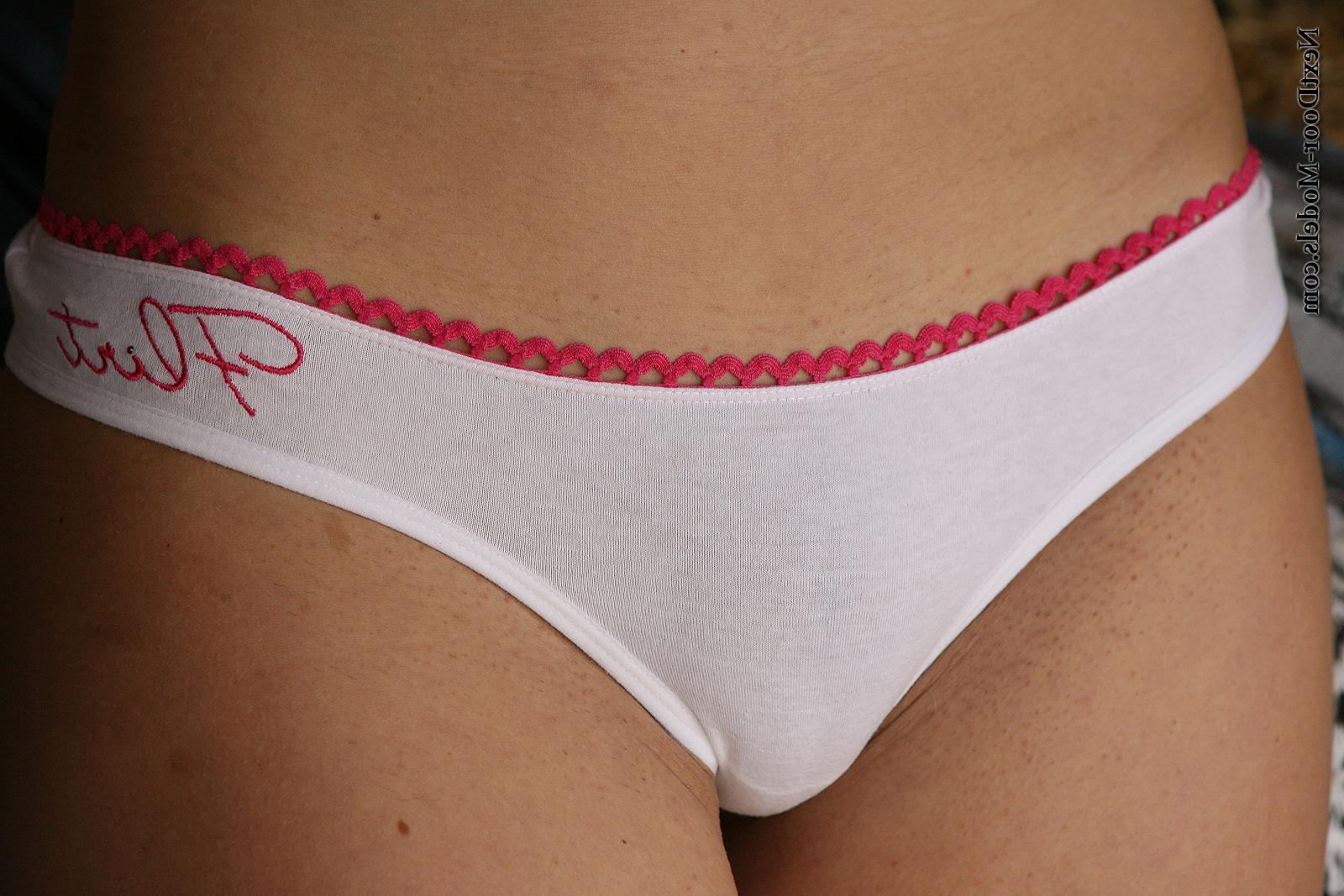 13P Emma loves to get flirty in her matching bra and panties!