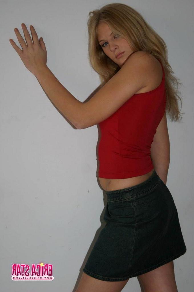 15P Pictures of teen Erica Star teasing with her beautiful face