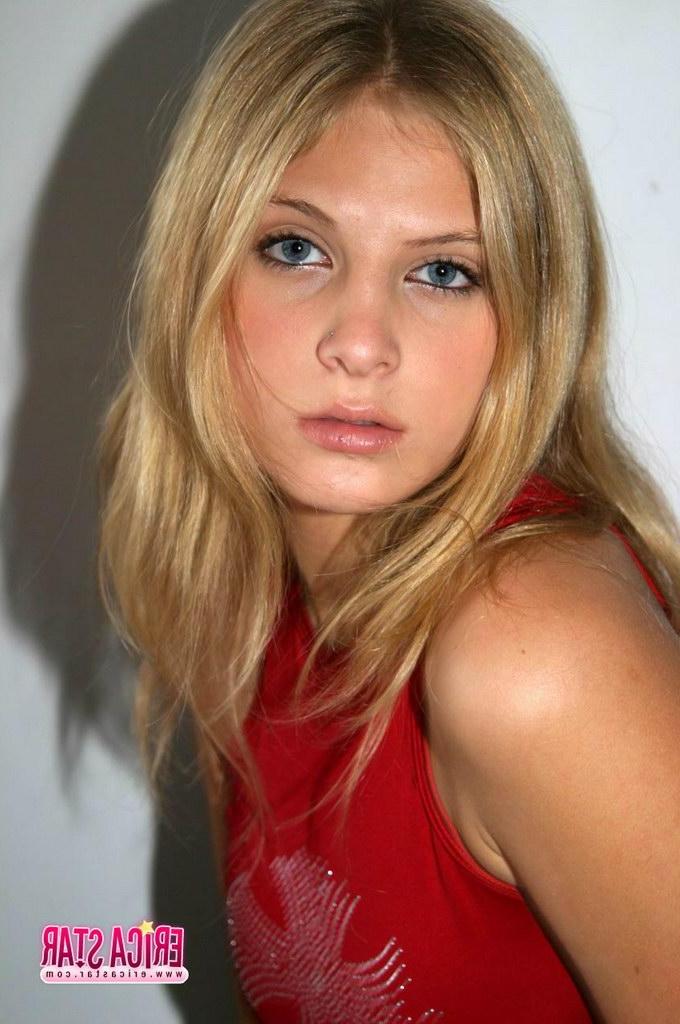 15P Pictures of teen Erica Star teasing with her beautiful face
