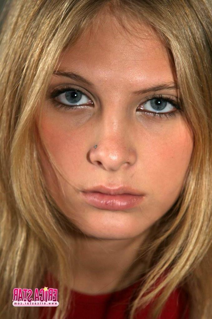 15P Pictures of teen Erica Star teasing with her beautiful face