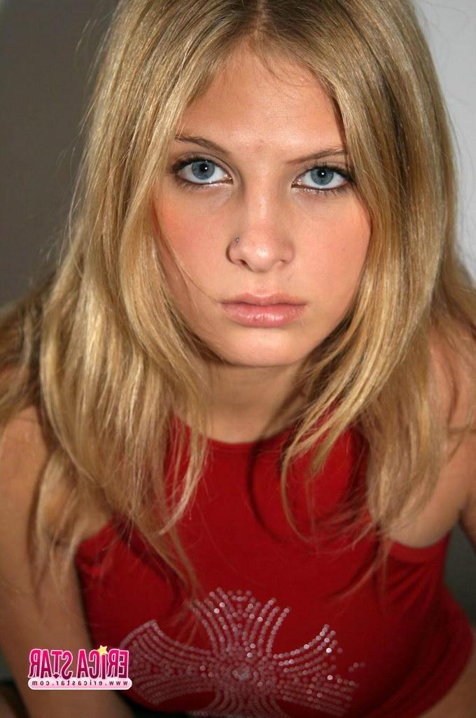 15P Pictures of teen Erica Star teasing with her beautiful face